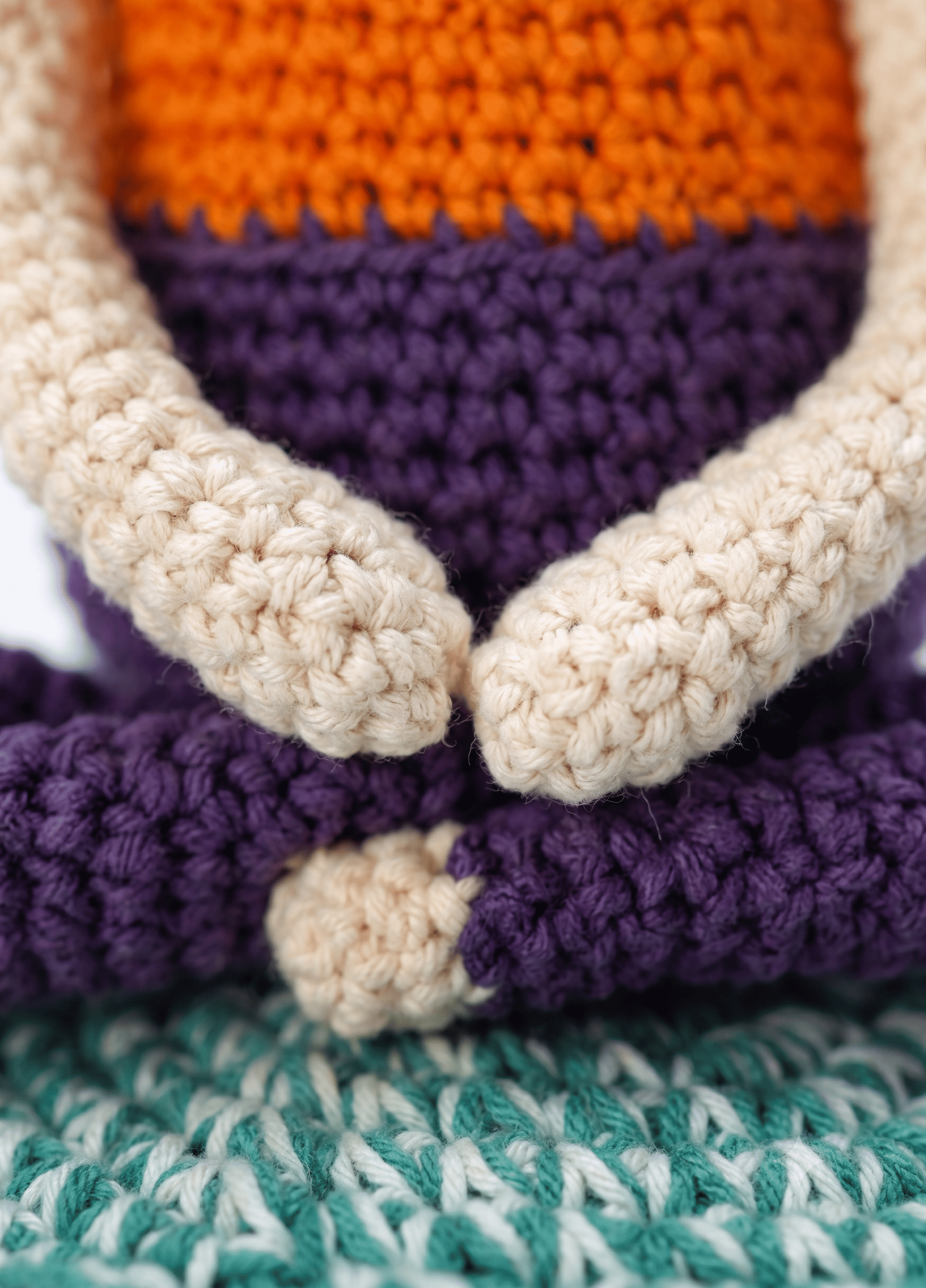 Boneca Amigurumi Shanti meditando