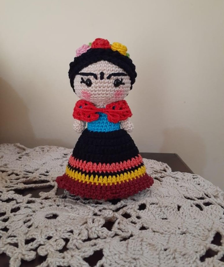 Frida Kahlo amigurumi