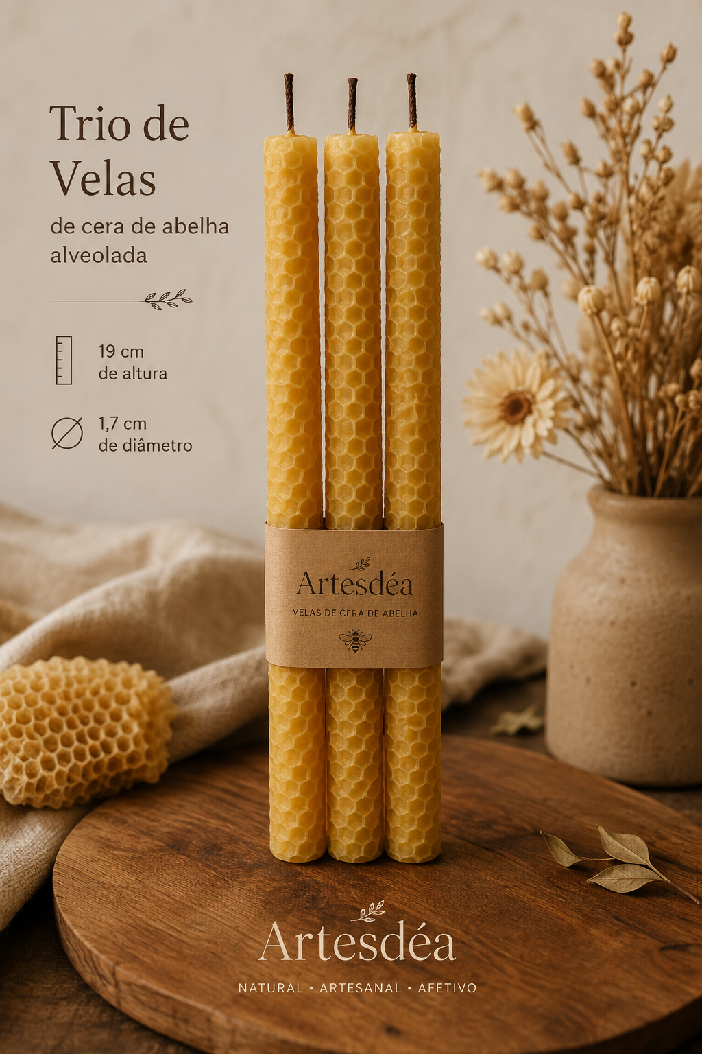 Três velas de cera de abelha alveolada