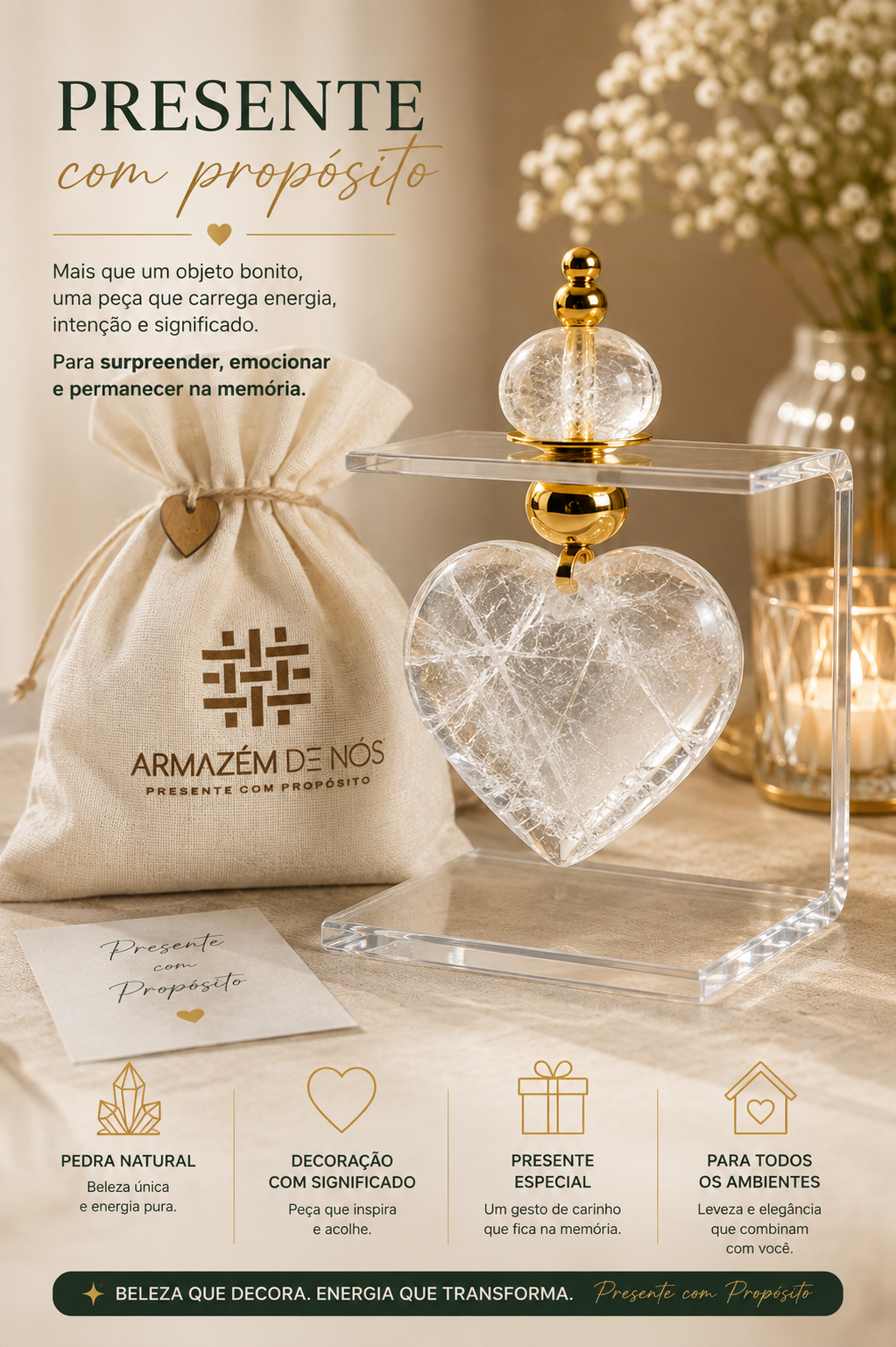 Suporte Acrílico Decorativo com Coração de Quartzo Cristal e Acabamentos Dourados